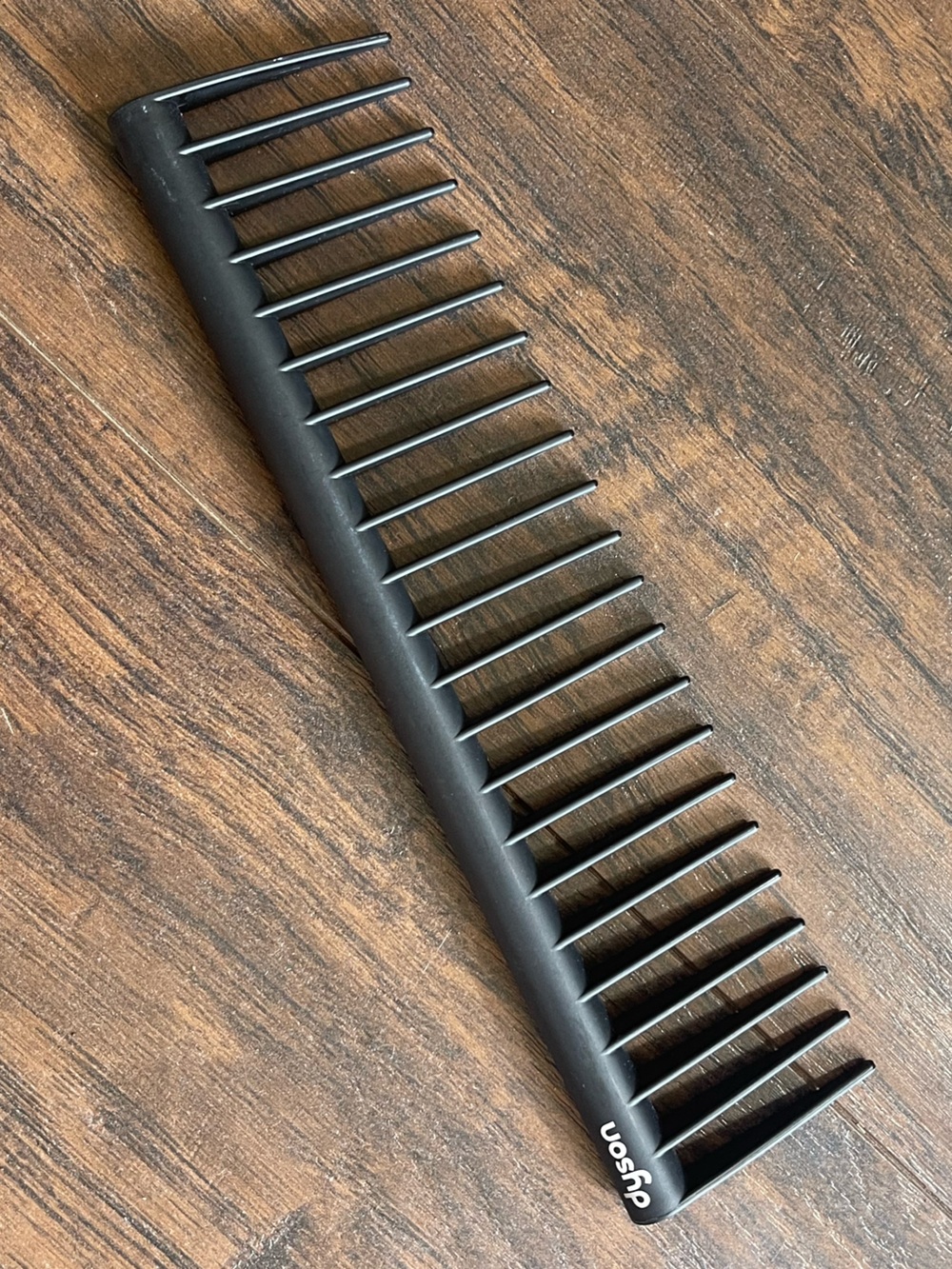 Dyson-designed Detangling Comb
Black/Rose
